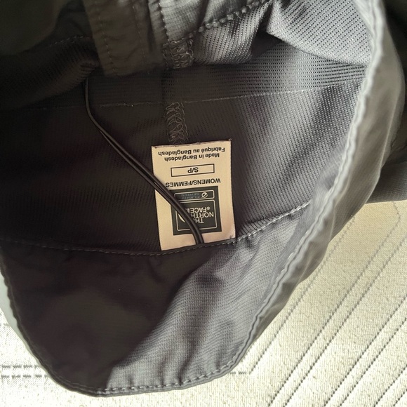 North Face Flight Series wind breaker - Picture 5 of 6